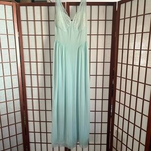Vintage 1950s f Vanity Fair floor length nightgown